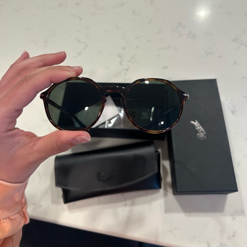 NEW Persol Sunglasses || Model PO3256S